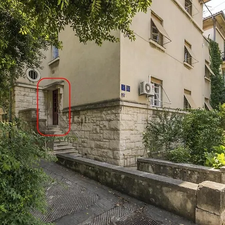 Daire Classy In The Center Of